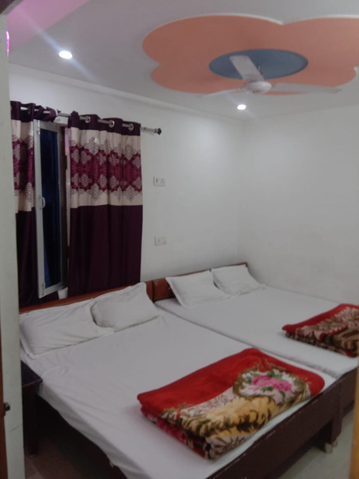 होटल New Yatri Niwas 5*